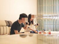 海角社區亂倫達人老吳熱銷7萬鑽封神之作 畸形的愛破處兄弟女兒第一次處女血那抹猩紅是那麼的刺眼