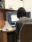 海角社區兄妹亂倫大神想草自己的妹妹暑假新作 和妹妹在車里偷情，中途我媽打電話找我們