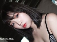 推特極品反差婊『小妮子』攜雙閨蜜極限露出 戶外全裸 野戰跪舔 黑絲啪啪 高清 Lunana第二彈