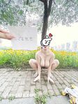 重磅推薦！淫盪肥臀人妻母狗【見過騷的 沒見過這么騷的】喜歡戶外露出，喜歡被很多男人操