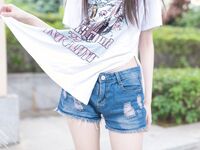 海角社區亂倫叔父之迷玩粉鮑處女二侄女 開發一下小侄女的處女地 亂倫甄選收藏 高清