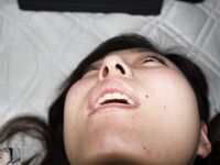 最新真實迷玩公司女同事 開口器 暴力翻 抽插各種玩弄 特寫無套抽插小穴 超清4K