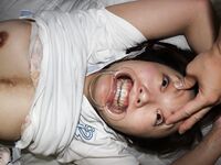 最新真實迷玩公司女同事 開口器 暴力翻 抽插各種玩弄 特寫無套抽插小穴 超清4K