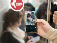 極品JVID芭比女神究極夢幻粉乳▌辛尤里▌在地鐵被痴漢猥瑣の巨乳上班族 白皙皮膚高挑身材性感極了