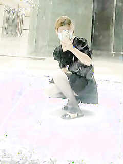 海角社區色女老鼠舔貓咪勾引哥哥亂倫 趁爸媽還沒下班，在沙發上無套強奸哥哥肏死這條小公狗