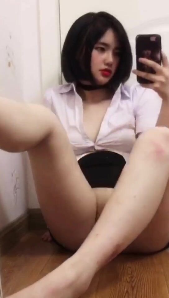 皮皮蝦網紅純欲女神【在下小羊】人前傲女，人後母狗，被金主包養定製私拍各種裸舞紫薇視頻207V (123)