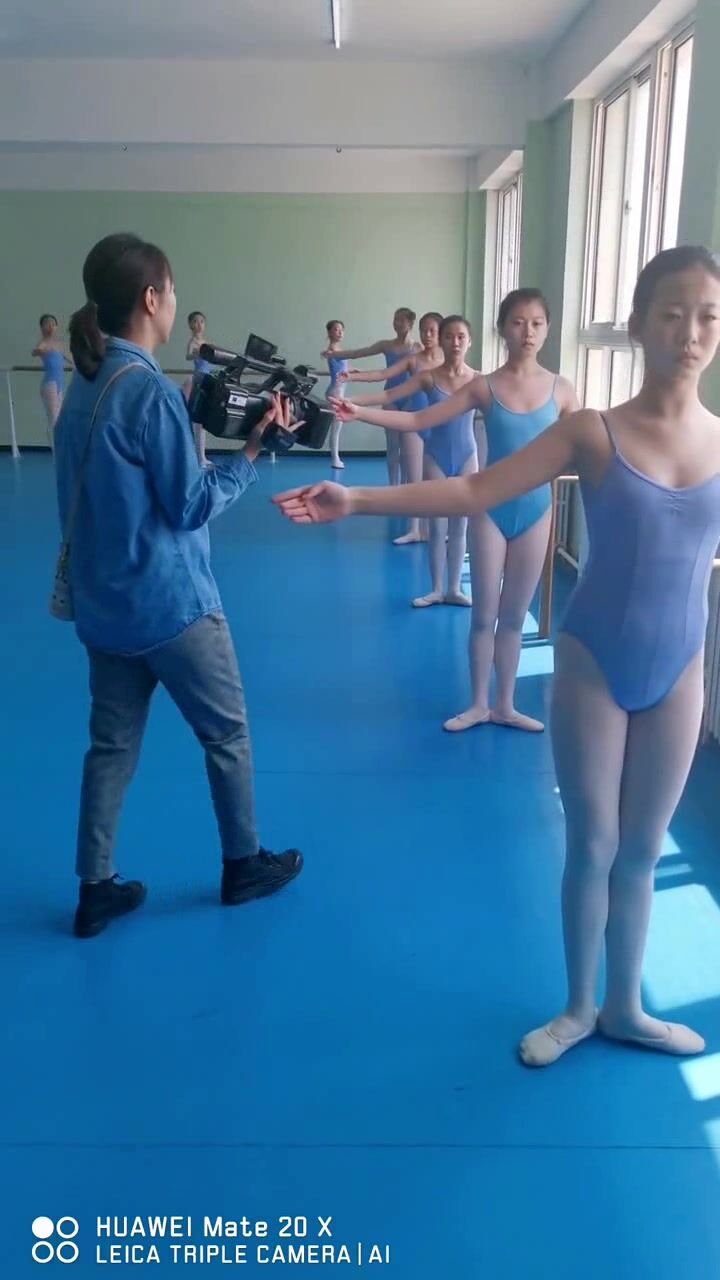 【黑客破解】台中18歲的舞蹈班學員黃嘉雯 各種私拍泄密流出 (2)