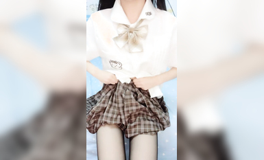 好養眼~【小提莫呀】01年大學生~JK制服裝~黑絲~白絲~擼翻天！ (1)