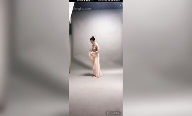 重磅 抖音直播技術性走光 熱舞 露底 美女雲集 (379)