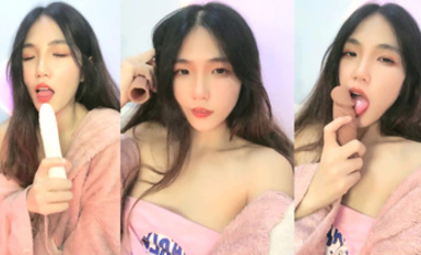 年末来了个王炸，曾经面试过北影的极品大美女【冷冷要命】脸蛋精致高级，气质一流，蝴蝶逼模特身材黑丝，完美女神必看 (7)