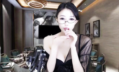 網易CC騷主播【白妖妖】單口相聲【白秘書升職記】2K原版畫質，自導自演，大膽口嗨，勾引老闆，道具自慰 (4)