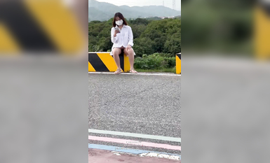 推特極品反差婊『小妮子』攜雙閨蜜極限露出 戶外全裸 野戰跪舔 黑絲啪啪 高清xiaonizi第二彈 (9)