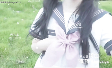 隨地尿尿清純學妹 阿白蘿莉 學習小狗邊走邊尿~再可愛又怎麼樣，不還是一隻喜歡到處撒尿的狗狗 (5)