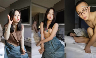 【大一學生妹呀】下午沒課跟小男友酒店開鍾點房，粉嫩鮑魚超喜歡啪啪