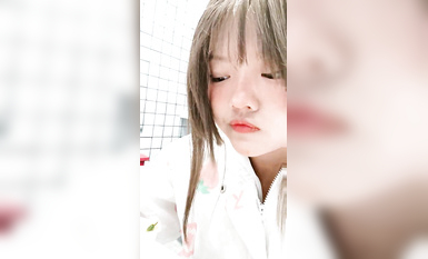 少蘿溫卿-顏值還是非常不錯的，少蘿類型的黃播，性格挺活潑可愛的，搭配各種軟妹裝，再加上尺度不低的整活能力，挺有看頭的 (7)