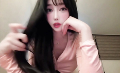 高顏值韓妹Yunjini 擦邊自慰合集 (1)