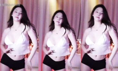 韓國女主播 eli05021212 艾莉_高顏值極品大奶主播最新福利，露臉性感抖奶裸舞 (18)