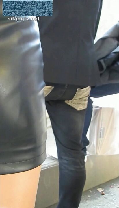 各種地方摸完女生翹臀或黑絲長腿就跑 各種尖叫聲 有的露臉 有的抄底 腎上腺素拉滿 太刺激 (7)