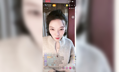 最新《瘋狂抖音》外篇之《抖音擦邊3》顏值主播直播各顯神通 閃現 走光露點 刷邊PK (45)