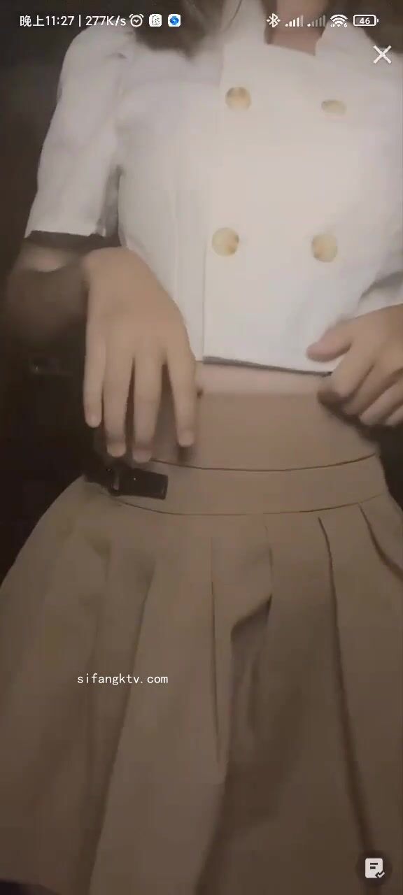 最新《瘋狂抖音》外篇之《抖音擦邊4》顏值主播各顯神通 閃現走光 刷邊瘋狂作死 扣逼漏奶 (295)